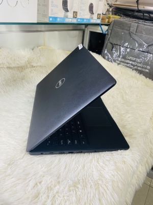 DELL LATITUDE  3590