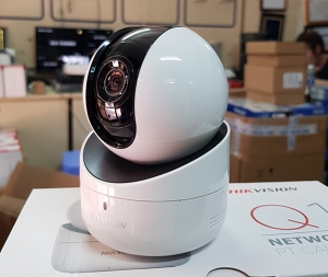 Camera IP Robot hồng ngoại Wifi 2.0 Megapixel HIKVISION DS-2CV2Q21FD-IW(W)