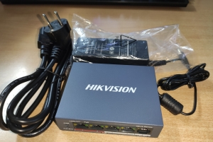 4-port 10/100Mbps PoE Switch HIKVISION DS-3E0105P-E/M(B) Thiết bị hỗ trợ văn phòng