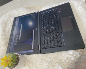   Dell Latitude E7450