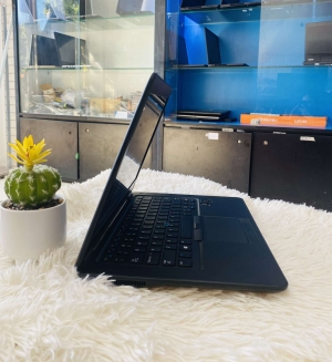   Dell Latitude E7450